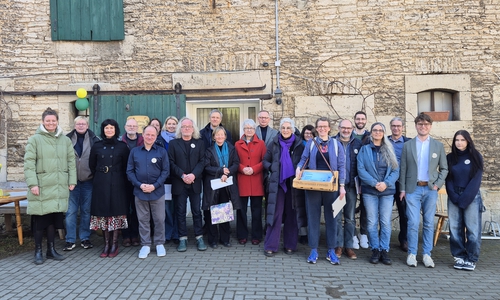 Die Bundesjury des Aller.Land-Programms unter Leitung von Hortensia Völkers zu Gast in der Weinscheune in Schandelah. Die Jury machte sich einen Eindruck von dem Projekt im Austausch mit dem Teilnehmenden aus den Dörfern, dem begleitenden Steuerkreis und dem Organisationsteam.