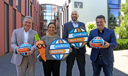 Stellten die durch den walk4help geförderten Projekte der Presse vor (v. l.): Thomas Fast, Direktionsleiter der Volksbank BRAWO Gifhorn und Botschafter von United Kids Foundations, Marlena Wache vom Verein Acker e. V., Thomas Lanners von myclimate und Bundestagsabgeordneter Hubertus Heil.