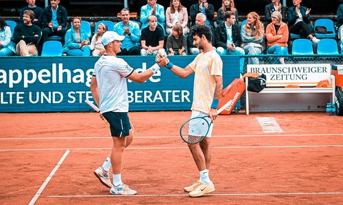 Sieger im Doppel: rechts Vasil Kirkov, links Bart Stevens.