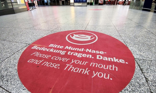 Hinweis auf das Tragen eines Mund-Nase-Schutzes (Archiv)
