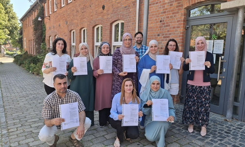 Die Teilnehmer haben den VHS-Lehrgang erfolgreich abgeschlossen.