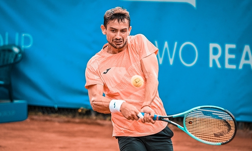 Mariano Navone (ATP 90) besiegte den 17-jährigen deutschen Hoffnungsträger Diego Dedura (362) klar mit 6:1, 6:2 und zog als erster Spieler ins Viertelfinale Einzel der BRAWO OPEN 2025 ein.