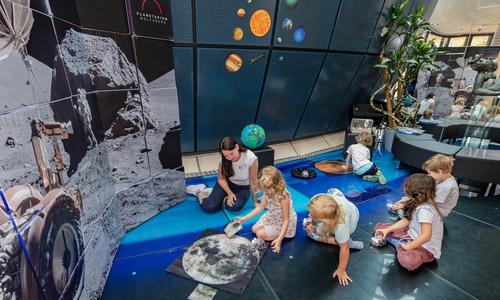 Expedition im Sonnensystem – mit Blue-Bots auf Spurensuche.