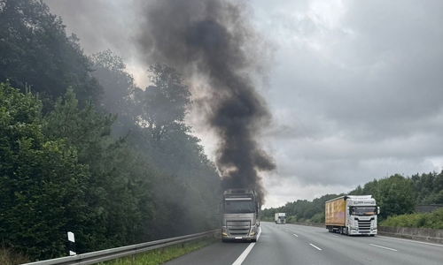 Auf der A2 brannte am Morgen ein Lkw.