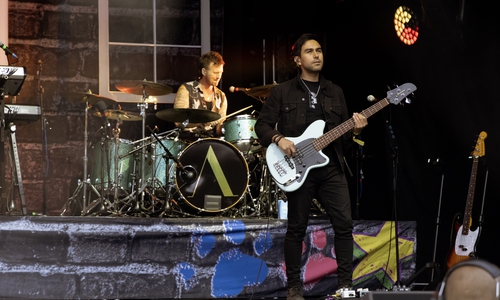 Ein Teil von Anastacias Band.