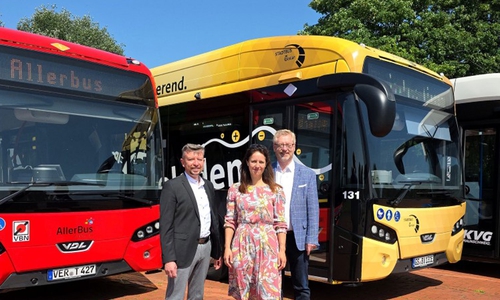 Von links nach rechts: Henning Rohde (Geschäftsführer der Verdener Verkehrsgesellschaft mbH / AllerBus), Anne Sagner (Geschäftsführerin der Stadtbus Goslar GmbH) und Axel Gierga (Geschäftsführer der Kraftverkehrsgesellschaft mbH Braunschweig).