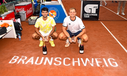 Sieger im Doppel: links Vasil Kirkov, rechts Bart Stevens.