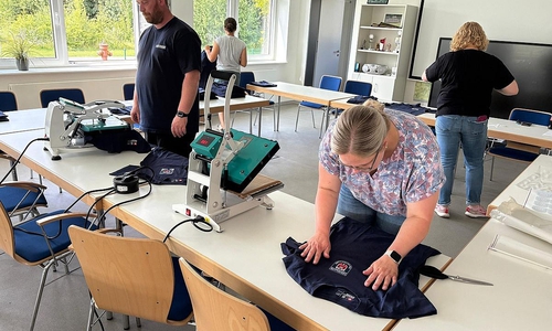 Neue Shirts für Feuerwehr Wildeshausen (Archiv)