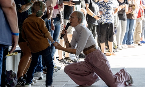 Stefanie Heinzmann zeigte sich publikumsnah.