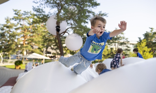 Bis zum 17. August erwartet Besucherinnen und Besucher ein buntes, actionreiches Programm für Kinder, Jugendliche und Erwachsene. 
