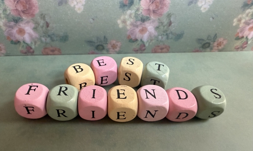 Heute ist Internationaler Tag der Freundschaft.