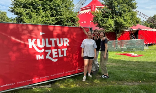 Derzeit befindet sich das Festivalgelände im Aufbau.