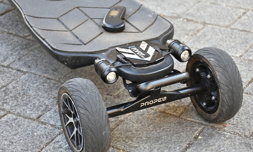 E-Scooter-Fahrerin Handy (Archiv)