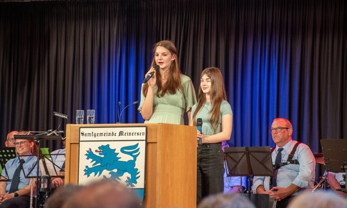 Der Vortrag von Schülerinnen des Gymnasiums Uetze.