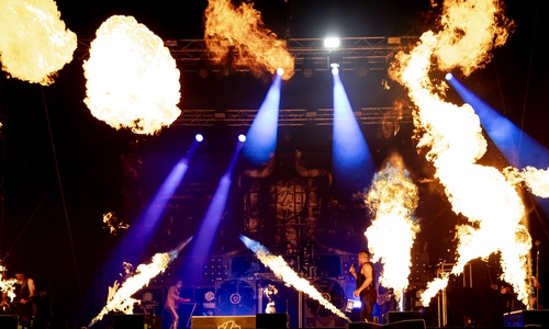 Völkerball spielte am Samstag beim Kaiserpfalz Open Air.