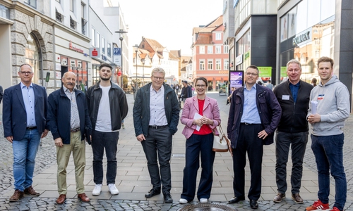 Die Teilnehmerinnen und Teilnehmer des AAI-City-Checks möchten die Attraktivität der Innenstadt weiter steigern: (v. l. n. r.) Oliver Düber (Ordnungsamt), Bernd Schroers (Quartiersvertreter Casparistraße), Daniel Tadić (AAI-Geschäftsstelle), Heinz-Georg Leuer (Stadtbaurat), Maria Meibohm (Vorstandsmitglied AAI), Burkhard Wiegel (Stadt Braunschweig) und Dr. Nicolas Petrek (Leitung des Arbeitskreis Innenstadtentwicklung im AAI). 