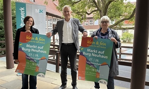 von links: Melanie Prost, Kai-Uwe Hirschheide und Monika Kiekenap-Wilhelm freuen sich auf einen vielseitigen Markt auf der Burg Neuhaus.
