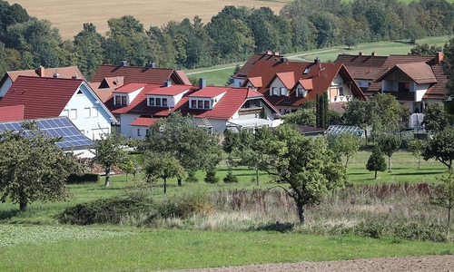 Häuser in einem Dorf (Archiv)