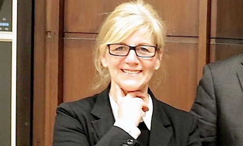 Dr. Anja Hesse.