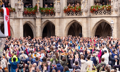 Viele waren gekommen, um Dennis Schröder zu feiern.