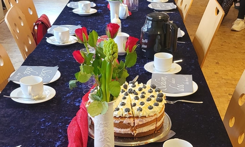 Interessierte können sich bei Kaffee und Kuchen über Ehrenämter informieren.