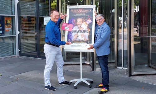 Benjamin Riebsamen (li.) und Andreas Otto besiegeln die Kooperation.