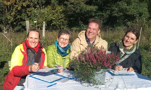 Feierliche Unterzeichnung des Kooperationsvertrages durch die Förderschule Ilseder Hütte, die Realschule Groß Ilsede und die Astrid-Lindgren-Schule.