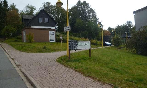 Das Schild wurde zerstört.