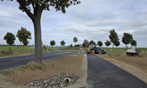 Bis zum Kreisel führt der neue Radweg. Geradeaus geht es nach Atzum, rechts nach Ahlum und links nach Wolfenbüttel in die Ahlumer Straße.