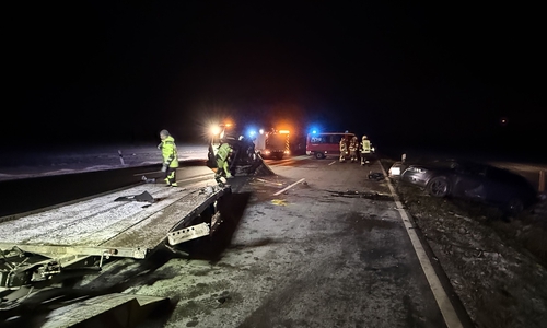 Auf der B6 kam es am Abend zu einem schweren Unfall. 