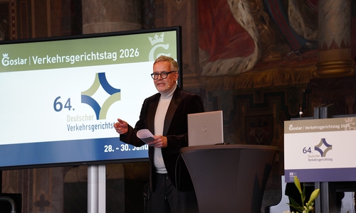 Professor Dr. Ansgar Staudinger, Präsident des Deutschen Verkehrsgerichtstags, eröffnet den 64. Deutschen Verkehrsgerichtstag in der Kaiserpfalz.