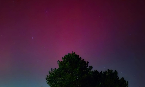 Der Himmel leuchtete in bunten Farben. 