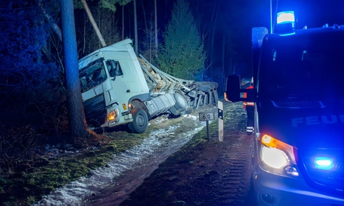 Am gestrigen Dienstagabend kam es auf der Kreisstraße 109 zwischen den Ortschaften Mahnburg und Küstorf zu einem Unfall.
