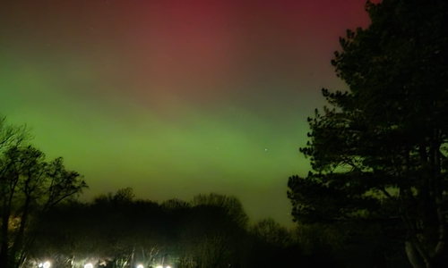 Der Himmel leuchtete in bunten Farben. 