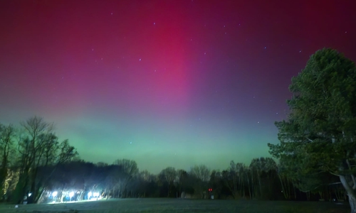 Der Himmel leuchtete in bunten Farben. 