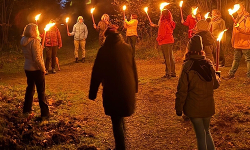Die Fackelwanderungen dürfen im Programm nicht fehlen.