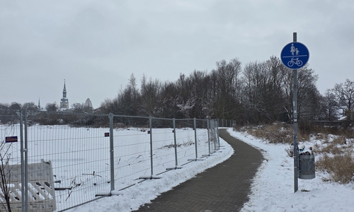 Der Weg an der Oker kann von der Sèvres-Brücke bis zur Großen Schule genutzt werden.