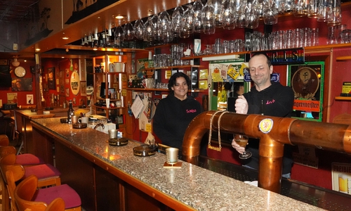 Sarina und Andreas führen die Kleine Kaschemme weiter.