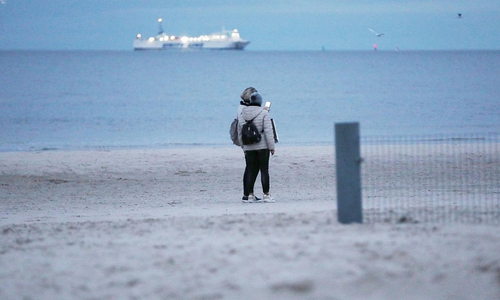 Spaziergänger an der Grenze zwischen Deutschland und Polen (Archiv)