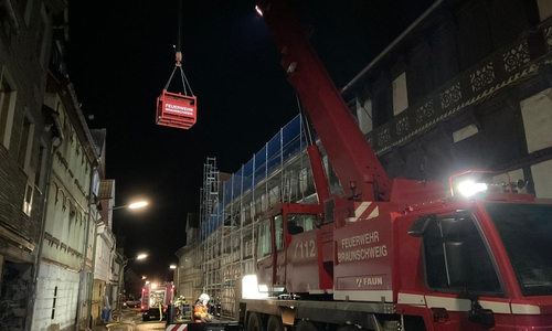 Auch die Feuerwehr Braunschweig unterstützte.