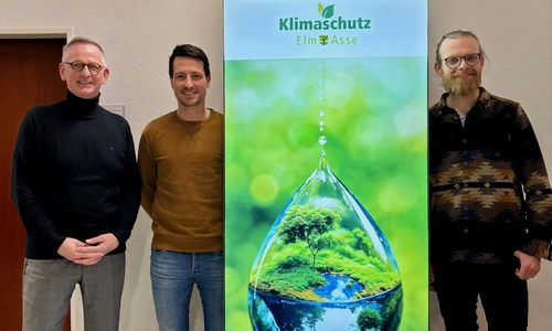 Samtgemeindebürgermeister Dirk Neumann, Klimamanager Florian Hamel und Klimamanager Christoph Genth laden zur Info-Veranstaltung. 