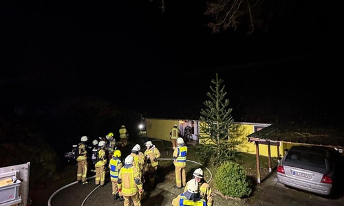Zimmerbrand in der Nacht