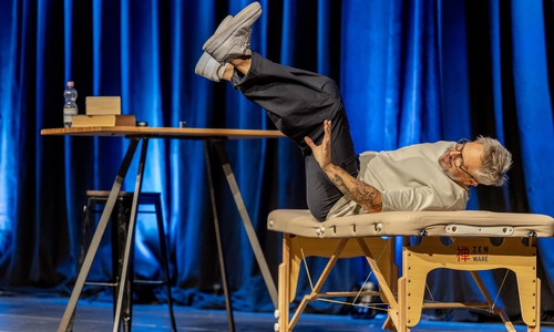 Der Physiopath zeigte ganzen Körpereinsatz.