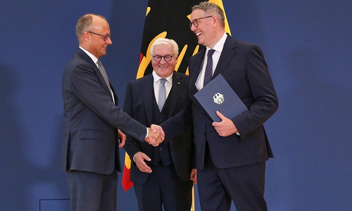 Friedrich Merz, Frank-Walter Steinmeier und Alexander Schweitzer am 13.10.2026
