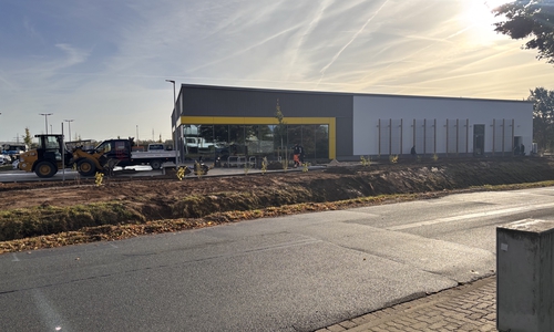 Am Thieder Weg wird auf Hochtouren an der Fertigstellung des neuen Netto-Marktes gearbeitet. 
