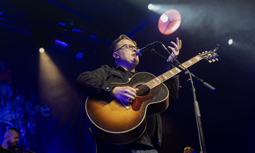 Angelo Kelly begeisterte im Braunschweiger westand mit alten Kelly-Family-Hits, neuen Songs und persönlichen Geschichten.