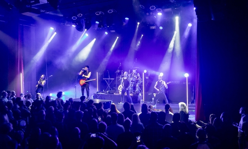 Im westand zeigte die italienische Tribute-Band, wie nah bei dieser Musik emotionale Momente und harte Gitarrenriffs beieinanderliegen.