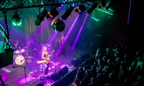 WUCAN stand am Freitag im KufA Haus in Braunschweig auf der Bühne.