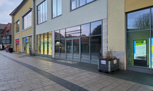 Die Ladenfläche neben dem WOW ist noch frei.