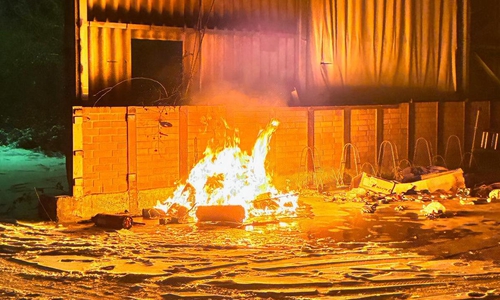 Am Samstagabend musste die Feuerwehr zu einem Brand im Büddenstedter Weg ausrücken. 